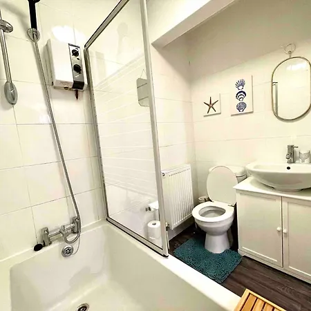 Apartmán Charming 3-bed Coastal Retreat *
